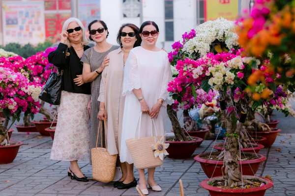 fashion for women over 50 uk